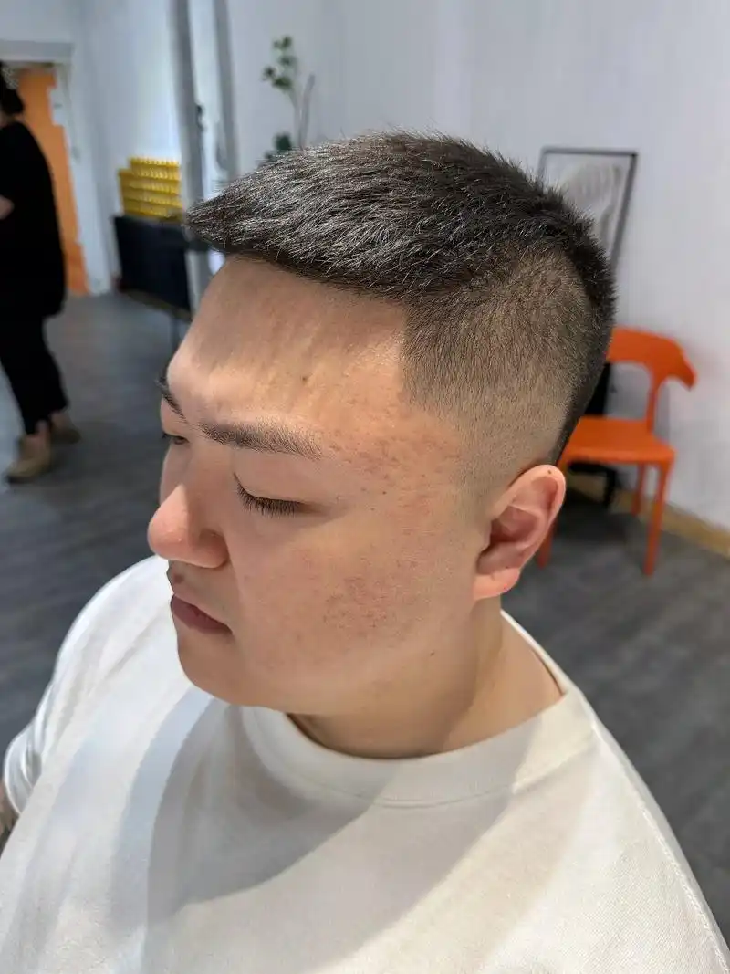 "免打理发型       9695  夏季清爽短发 寸头男神 推荐9999