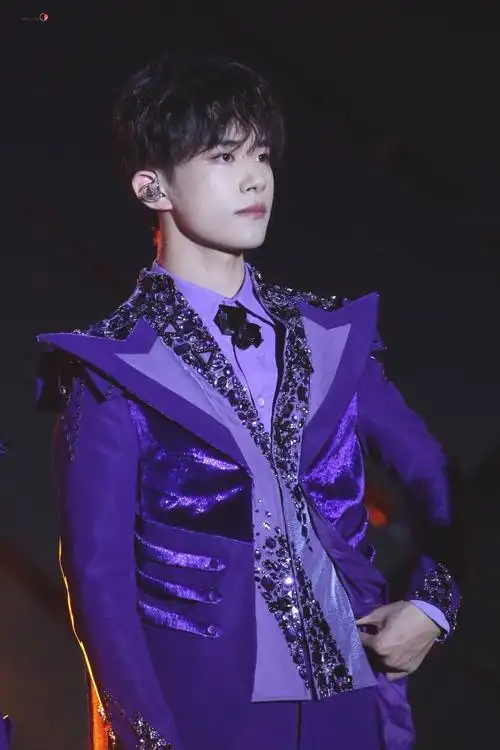 易烊千玺 #tfboys 五周年演唱会 高清 帅气