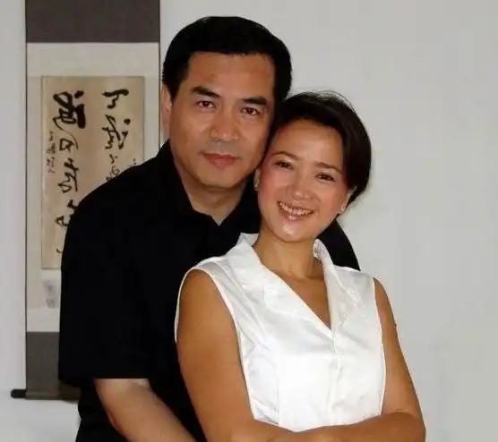 她四大名著都演过,结过3次婚,17岁儿子跟前夫长得一模一样