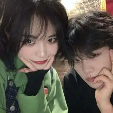 高清超甜的qq情头左男右女真人图片,情侣头像图片