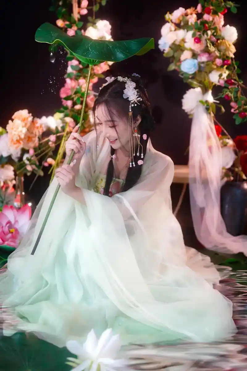 古风汉服约拍.#摄影约拍 #网红自拍馆 #拍摄花絮 #汉服约 - 抖音