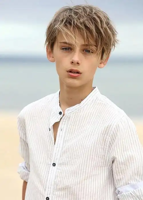 世界上最帅男孩长大191身高加8块腹肌不负众望成阳光美男子