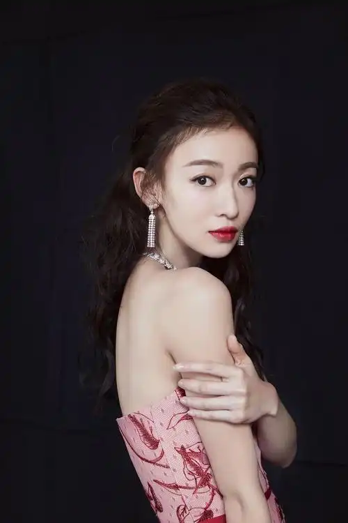 中国内地影视女演员吴谨言