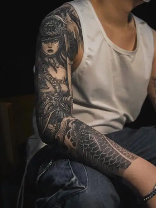 花臂女武士遮盖