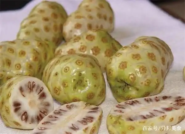 世界上最难吃的水果,俗称呕吐果,小伙吃一口泪流满面,吐了一地