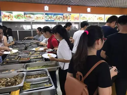 用手术刀吃饭不广医饭堂还有十八般厨艺