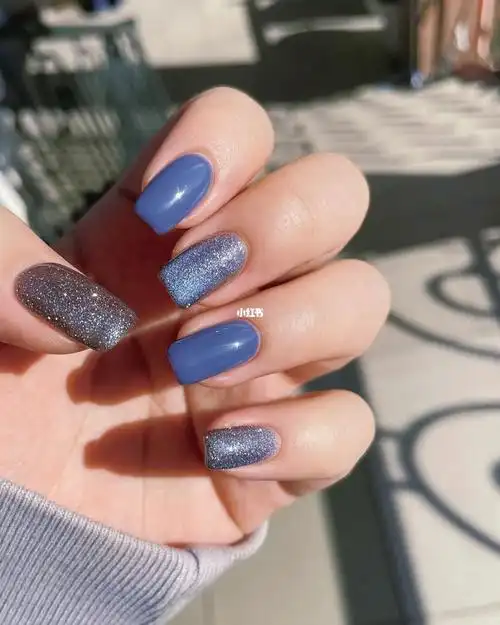 夏日美甲蓝紫色细闪