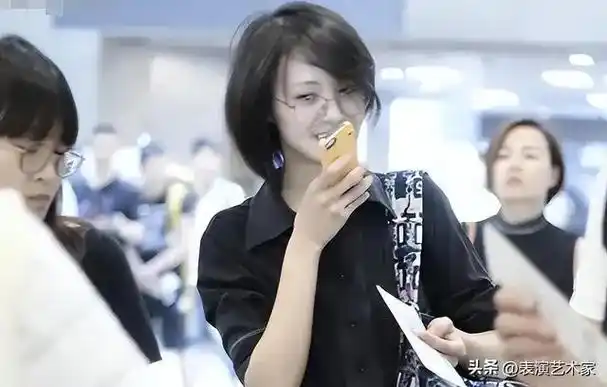 逃至美国3年郑爽现状曝光王思聪预言成真