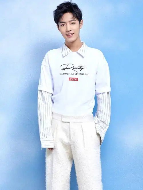 肖战最新时尚杂志封面大片曝光阳光大男孩帅气逼人