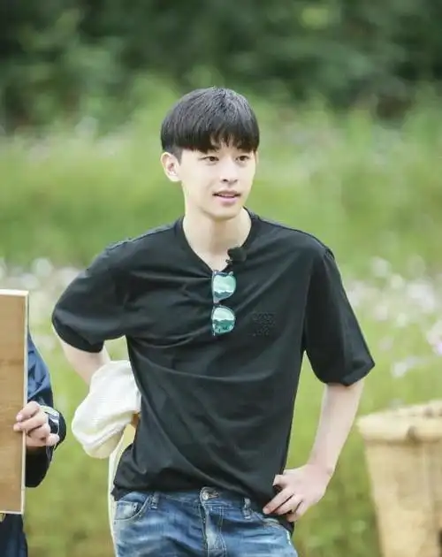 邓伦《最完美的离婚》来袭,与女主有8岁年龄差,却毫无违和感!