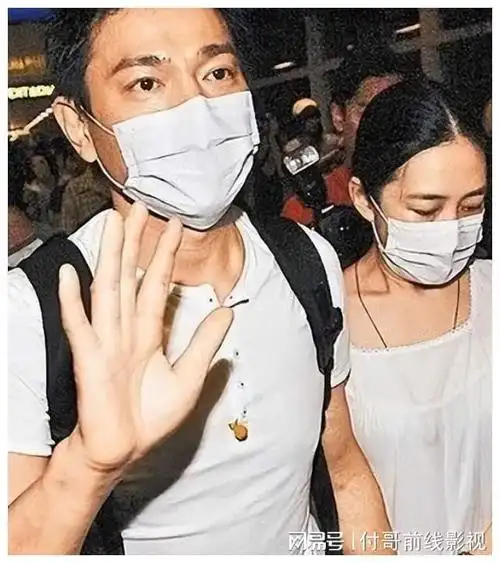 朱丽倩少女时代美艳动人引人注目刘德华30年宠爱不变