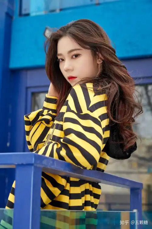 火箭少女101的成员张紫宁有哪些好看的图?