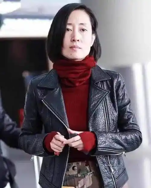 刘敏涛女儿首次露面,走过7年痛苦婚姻的她,如今幸福又快乐!