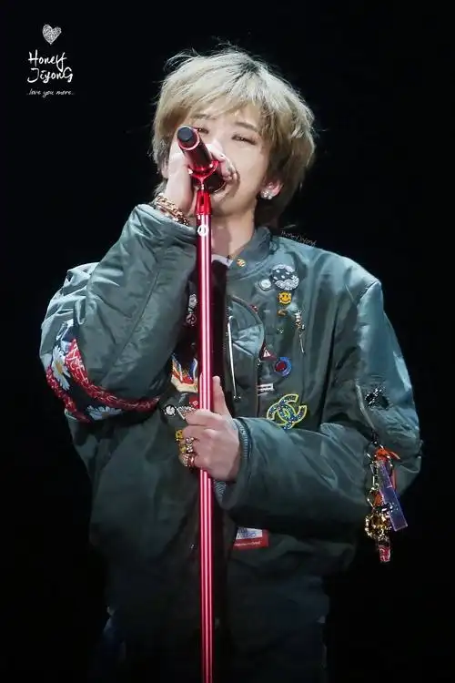 你更喜欢舞台上的gd还是舞台下的权志龙