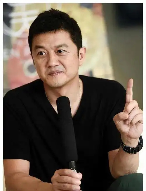 菲姐颈纹暴露年龄,李嫣身高赶上妈妈,模样变化大|李亚鹏|谢霆锋_网易