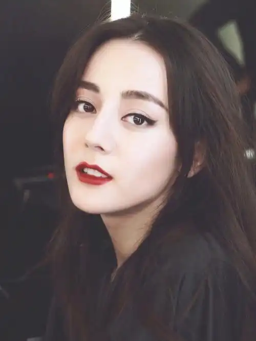 迪丽热巴的壁纸