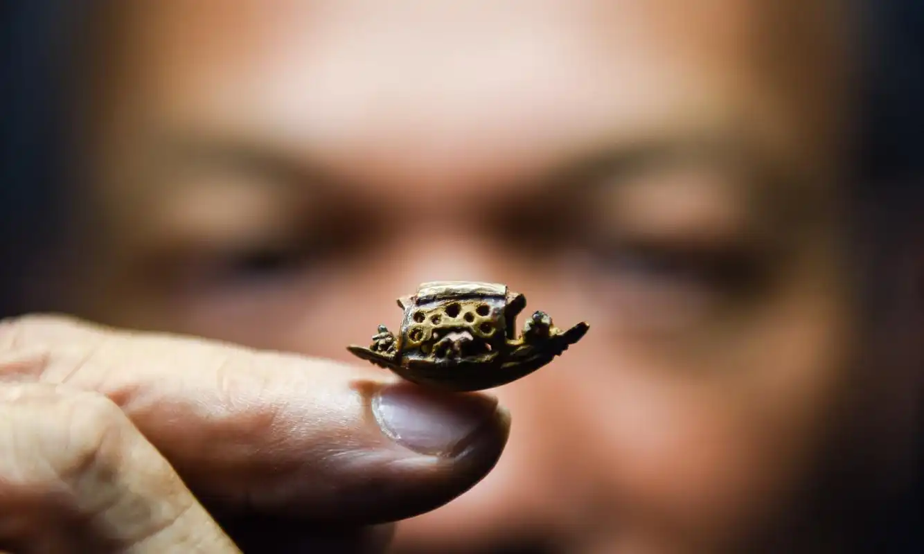 "合抱之木发于毫芒"——台湾微雕家陈逢显传承中华精湛工艺(1)