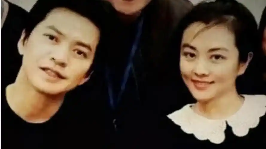 李健妻子孟小蓓:5岁与李健相识,相伴几十年,至今没房,没孩子