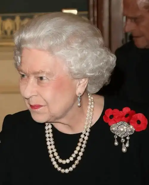 英国王室传承了三代人的珍珠项链,背后藏着怎样的故事?