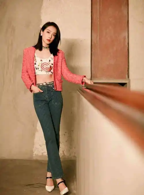 33岁宋茜时尚魅惑,时尚造型拍时尚大片,大女人风御姐气质!