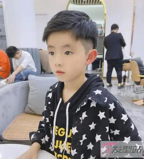 儿童男孩短发发型图片_儿童男孩短发发型图片画法,三岁男宝宝发型图片