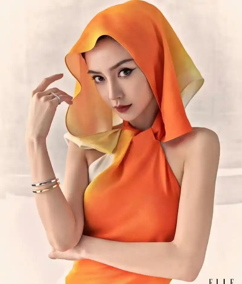 杨颖封面杂志写真,身着长裙美杜莎造尽显沉静优雅 676767.