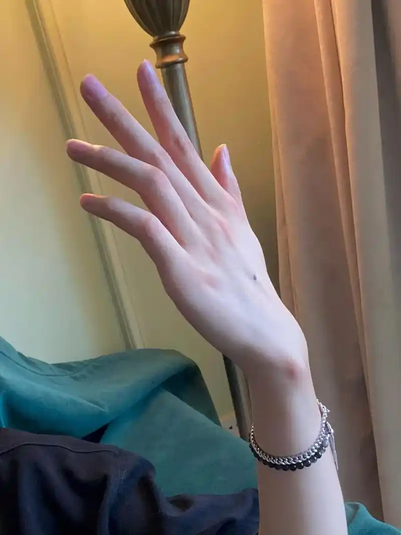 手上有痣的男生专情.#手控党 #漫画手 - 抖音