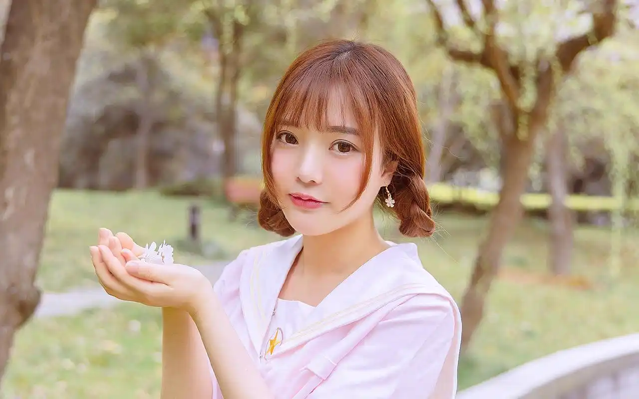 日系治愈系唯美元气美少女高清桌面壁纸