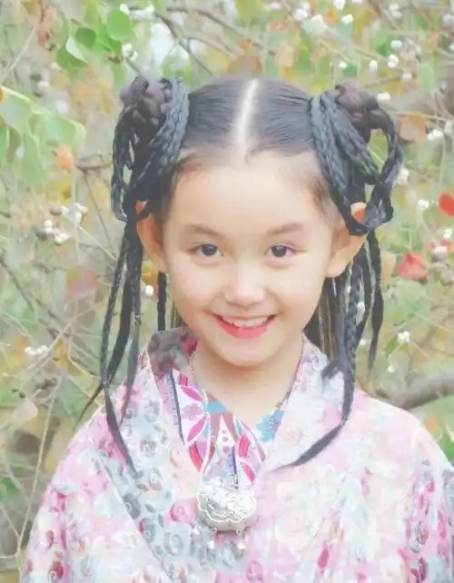 蒋依依真是等比例长大小时候好漂亮好机灵呀