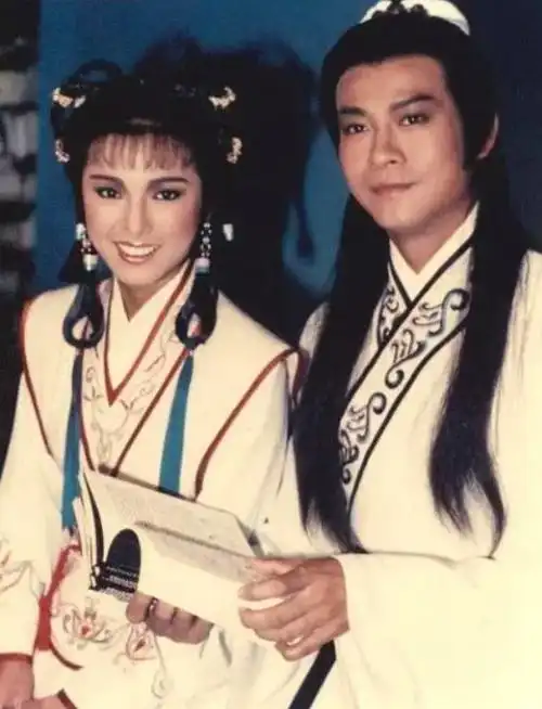 回顾米雪与爱人相恋26年没结婚恋人去世后至今单身一人