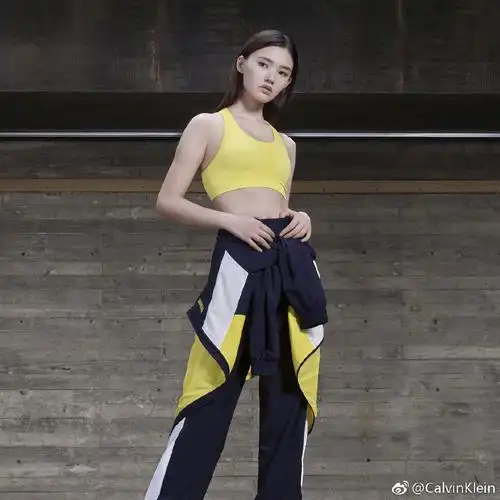 ck代言人谁拍得更好看