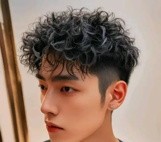 不要弄乱男人的头发,想要帅气,就一定要选好款式,漂亮又个性的发型
