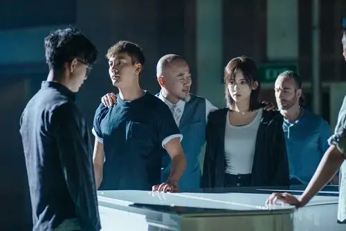 而剧情当中的戏剧冲突与演员的专业度分不开,《风暴舞》的演员阵容