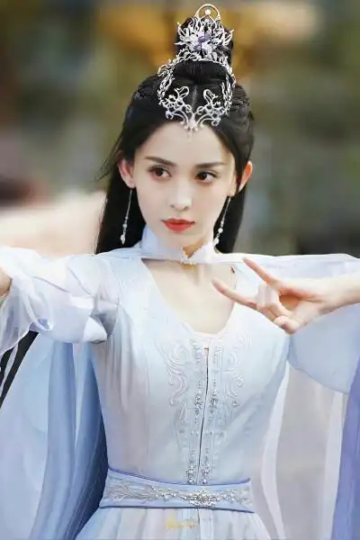 发布到默认专辑灵雎戏鹿13古力娜扎发布到古装(女)落叶随风飘扬,往