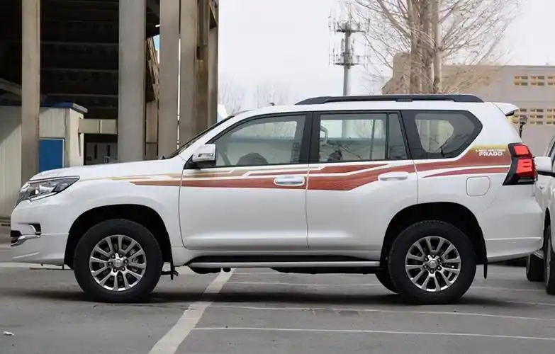 全新2020款丰田普拉多上市,换装2.8l动力,31万起售,外观霸气