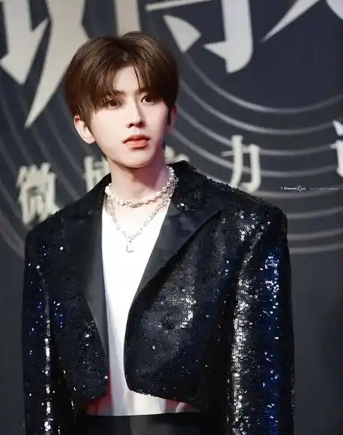 吴京曝家暴行,马思纯老公变软饭男?_明星_蔡徐坤_汤唯