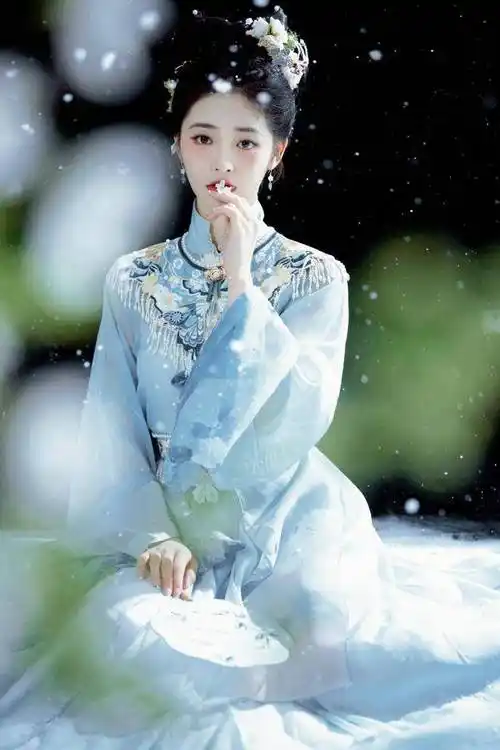 周洁琼变身古装女神,网友羡慕嫉妒恨!