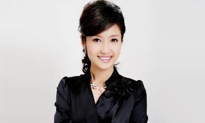 北京电视台美女主持人徐春妮