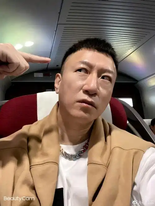 孙红雷"综艺天王孙漂亮"一副无戏可拍的亚子.