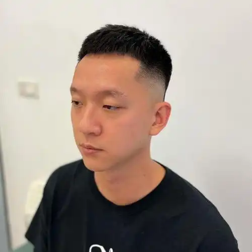 时尚帅气铲青头造型图片 铲青短发清爽不油腻 - 男士短发 - 发型站