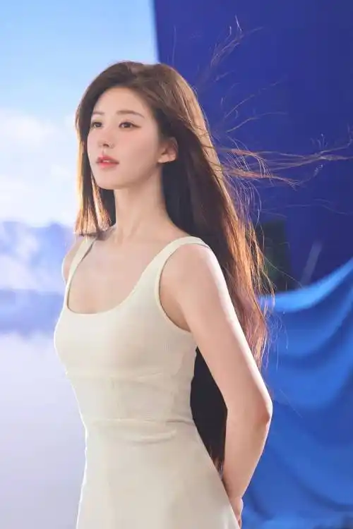 赵露思的肩颈线一出来,立马显瘦10斤!