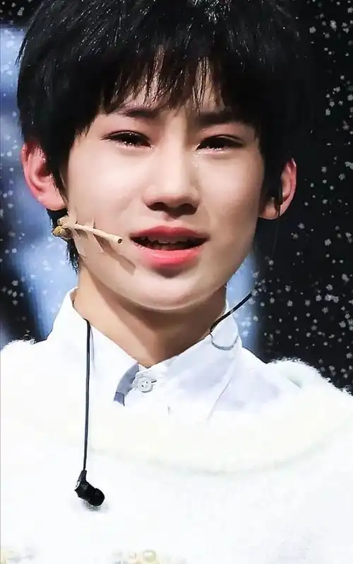 tnt时代少年团哭泣照片惹人心疼