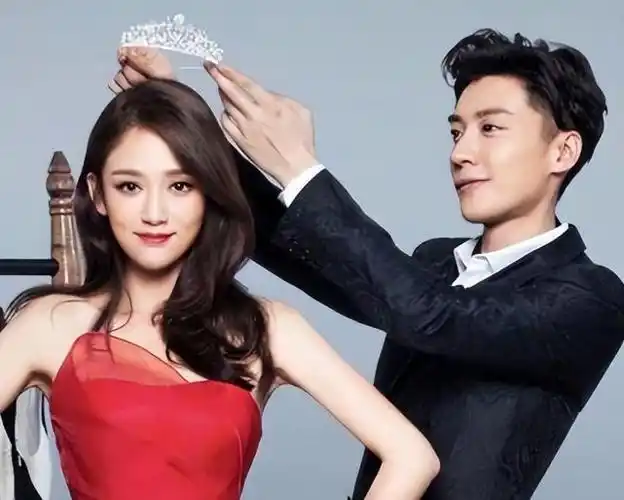 乔任梁去世6周年,陈乔恩带老公来祭拜,穿着宽松肚子隆起疑怀孕|娱乐圈