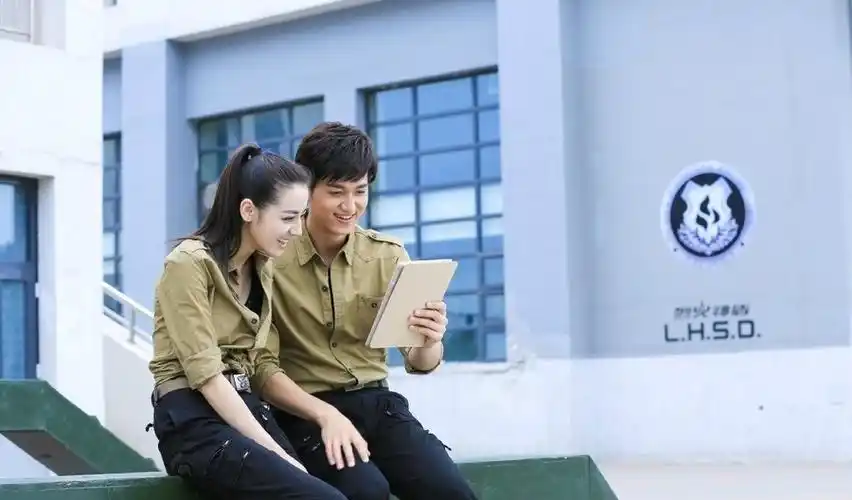 熊猫iptv《麻辣变形计》:势均力敌的爱情碰撞超强cp火花