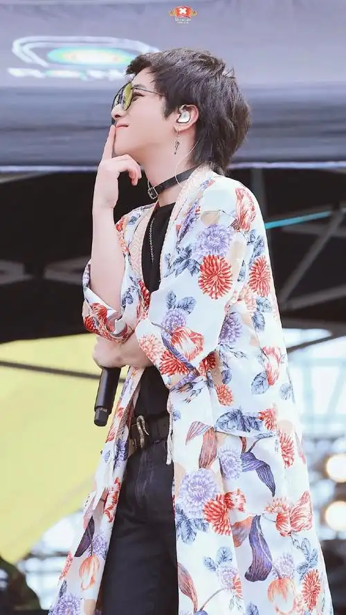 华晨宇壁纸不是我喜欢的样子你都有而且你所有的样子我都喜欢