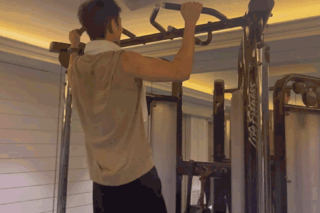 肖战到底有多自律#@x玖少年团肖战daytoy在最新直播里谈到自己健