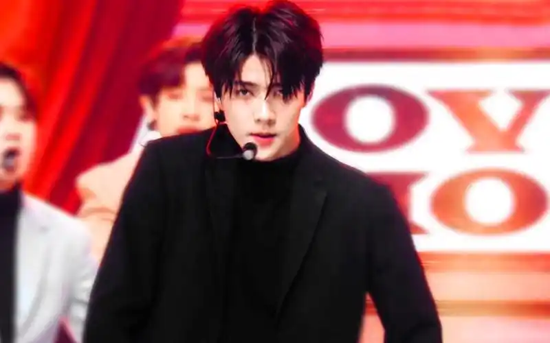 吴世勋love shot 红西装又一次陷入爱河