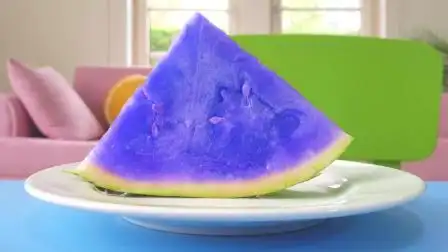 宝宝玩西瓜泳圈,吃彩色大西瓜