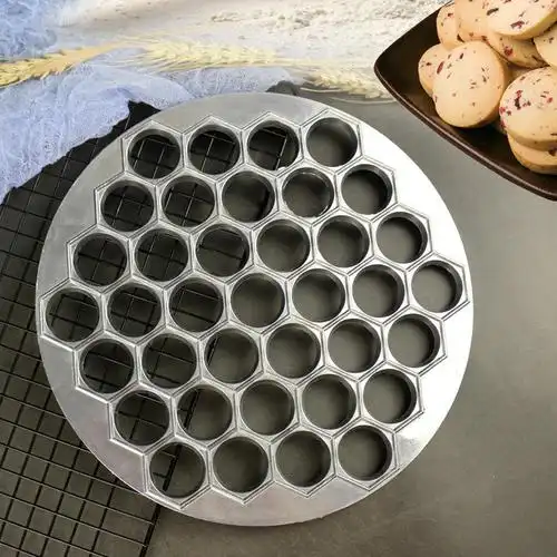 求购2022春饺子皮模具家用圆形花型不锈钢水饺压皮器切饺子皮工具包