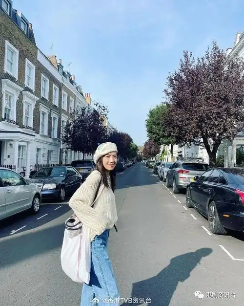 黄智雯宣布婚后首出post爱人视角回眸笑甜爆